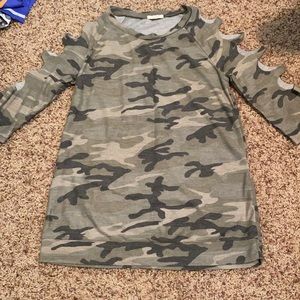Camo top with cut out sleeves